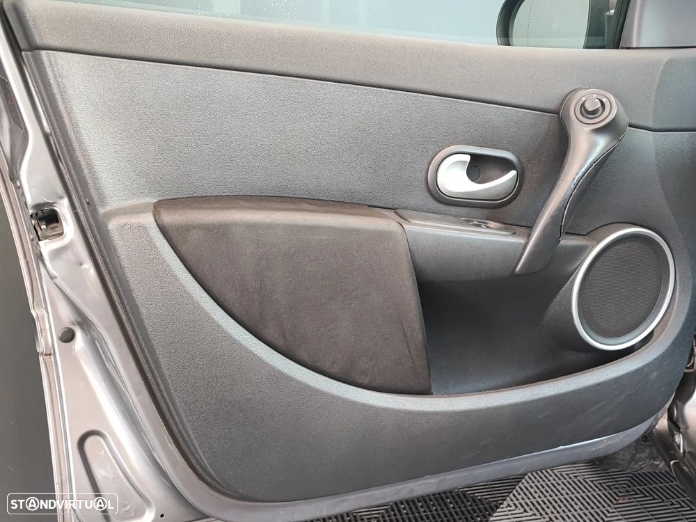 Renault Clio 1.2 16V Dynamique S - 15