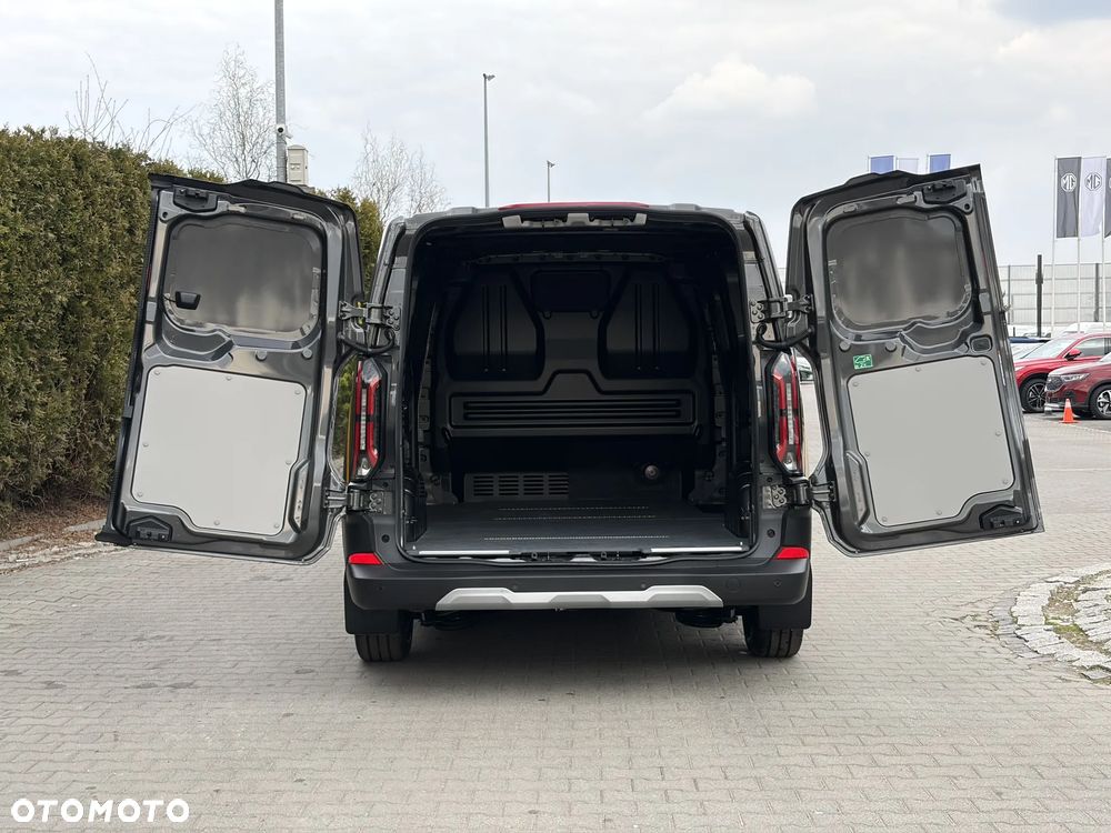 Ford CUSTOM VAN TRAIL - 7