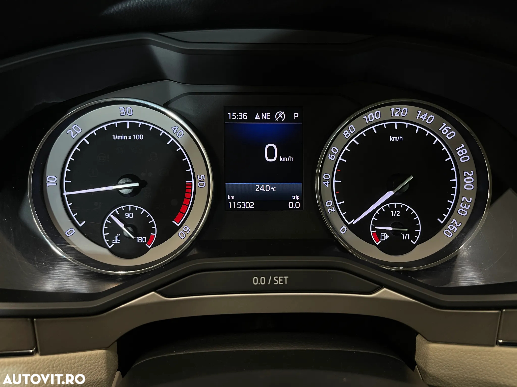 Skoda Superb 2.0 TDI DSG Style - 35