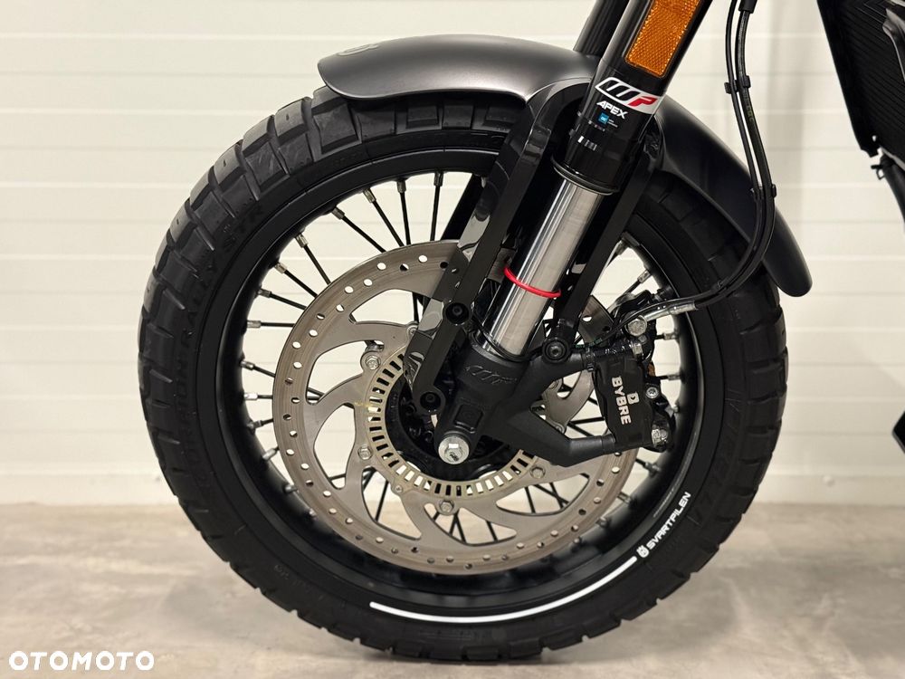 Husqvarna Svartpilen - 24