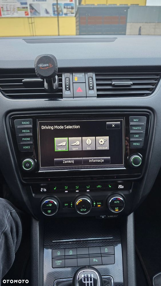 Skoda Octavia 2.0 TSI RS - 22