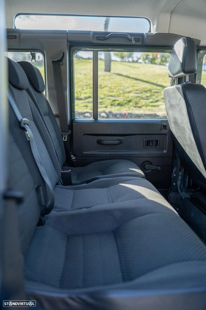 Land Rover Defender - 9