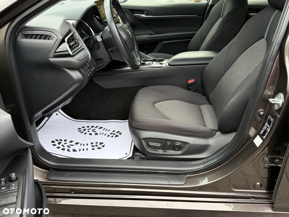 Toyota Camry 2.5 Hybrid Comfort CVT - 17