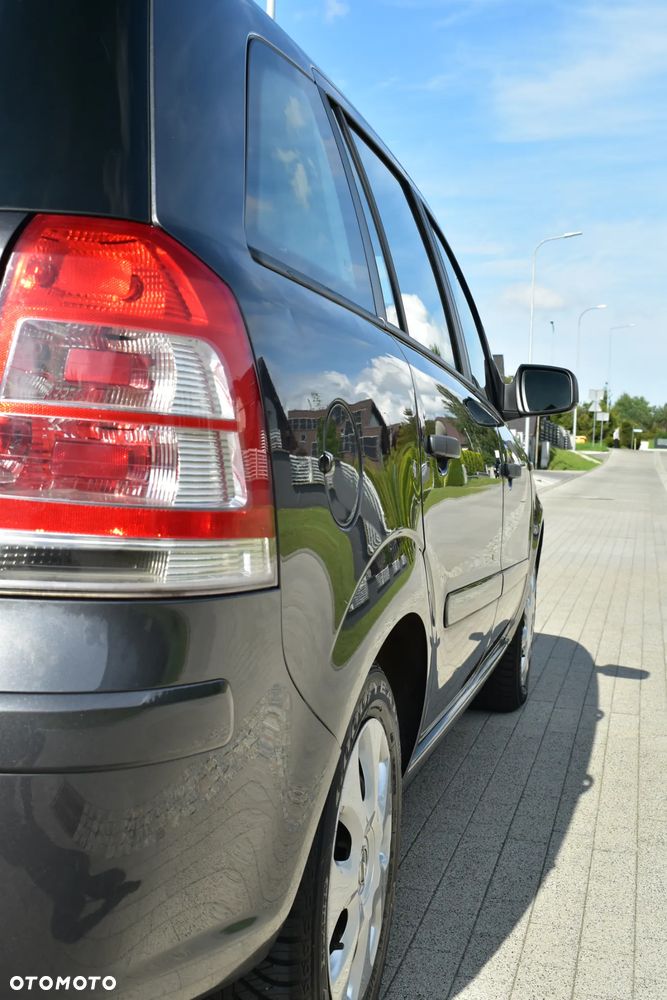 Opel Zafira 1.6 Enjoy - 26