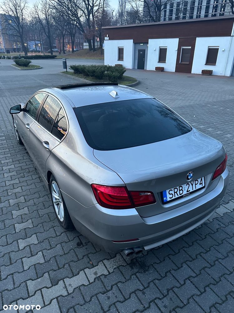 BMW Seria 5 528i Sport-Aut - 10