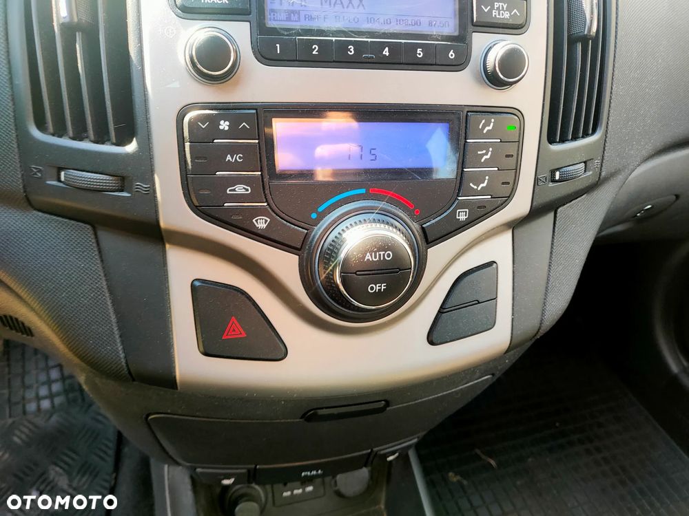 Hyundai i30 1.4 Base + World Cup - 21