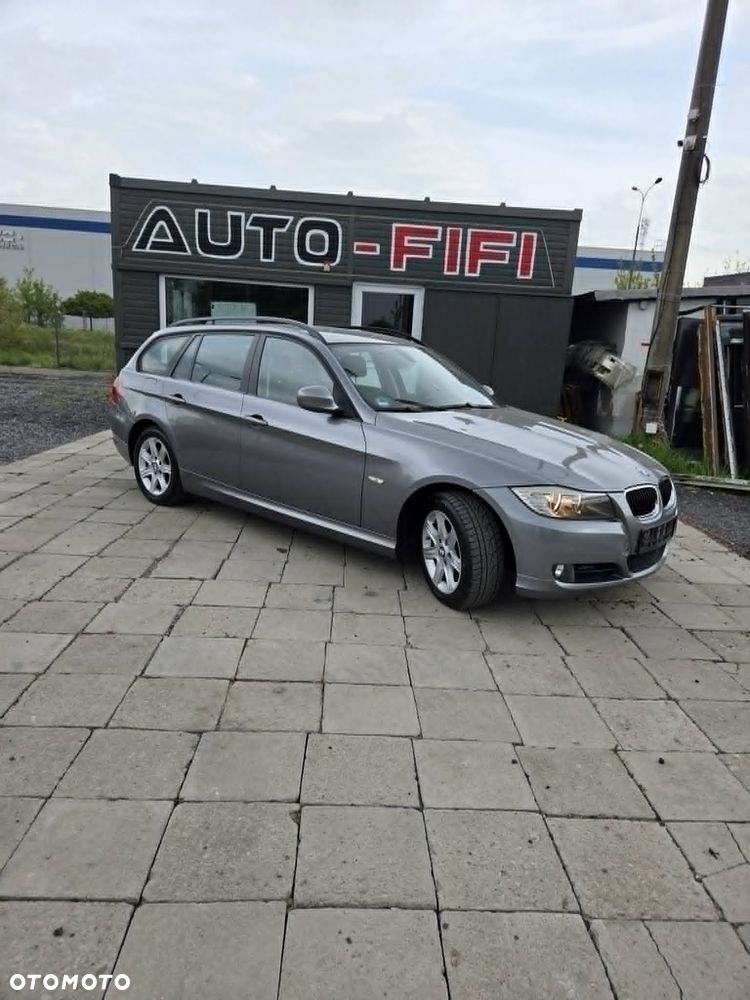BMW Seria 3 320i - 1