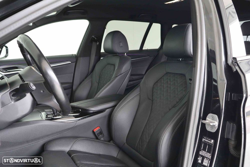 BMW 520 d Pack Desportivo M Auto - 29