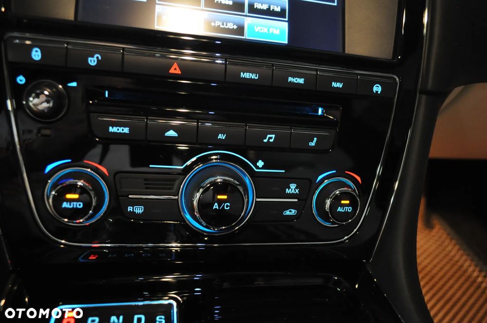 Jaguar XJ 3.0 V6 Kompressor Portfolio - 38