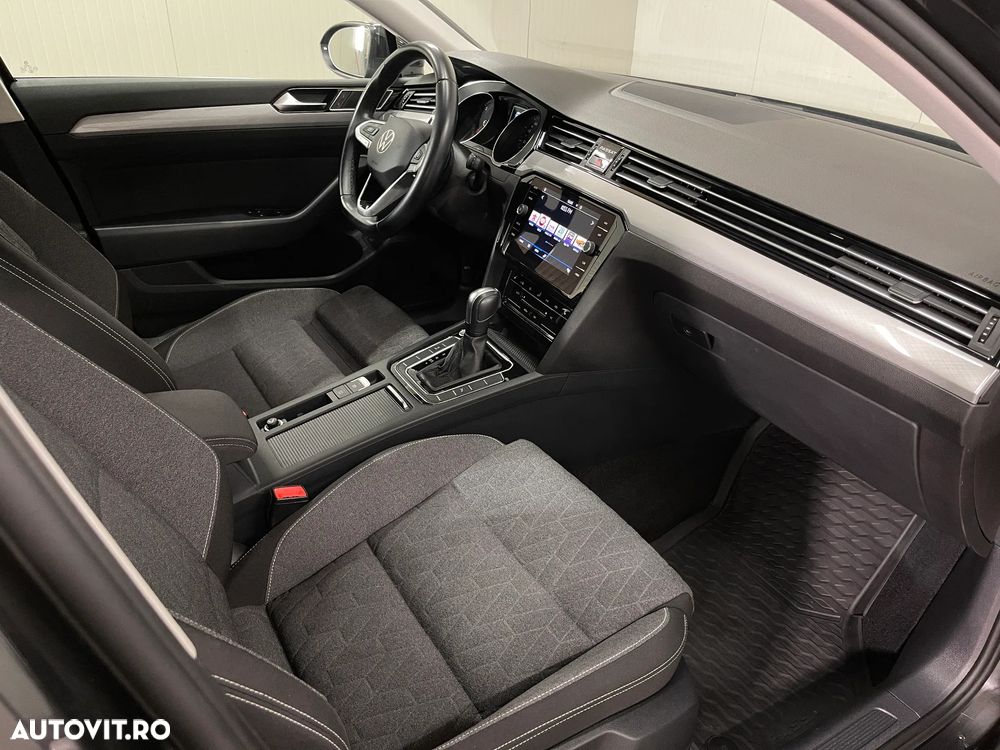 VOLKSWAGEN Passat 2023 — imagine 37