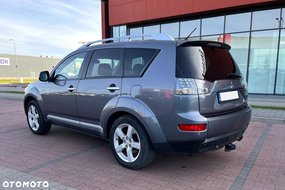 Mitsubishi Outlander 2.2 DID Intense + - 4