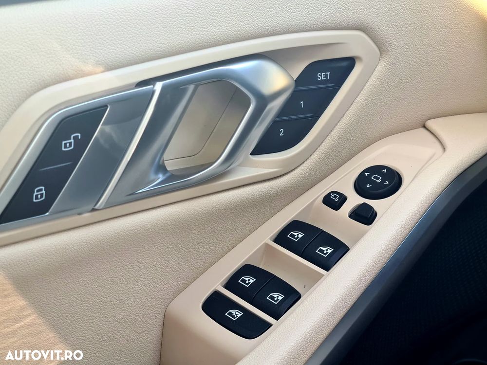 BMW Seria 3 330i AT Sport Line - 20