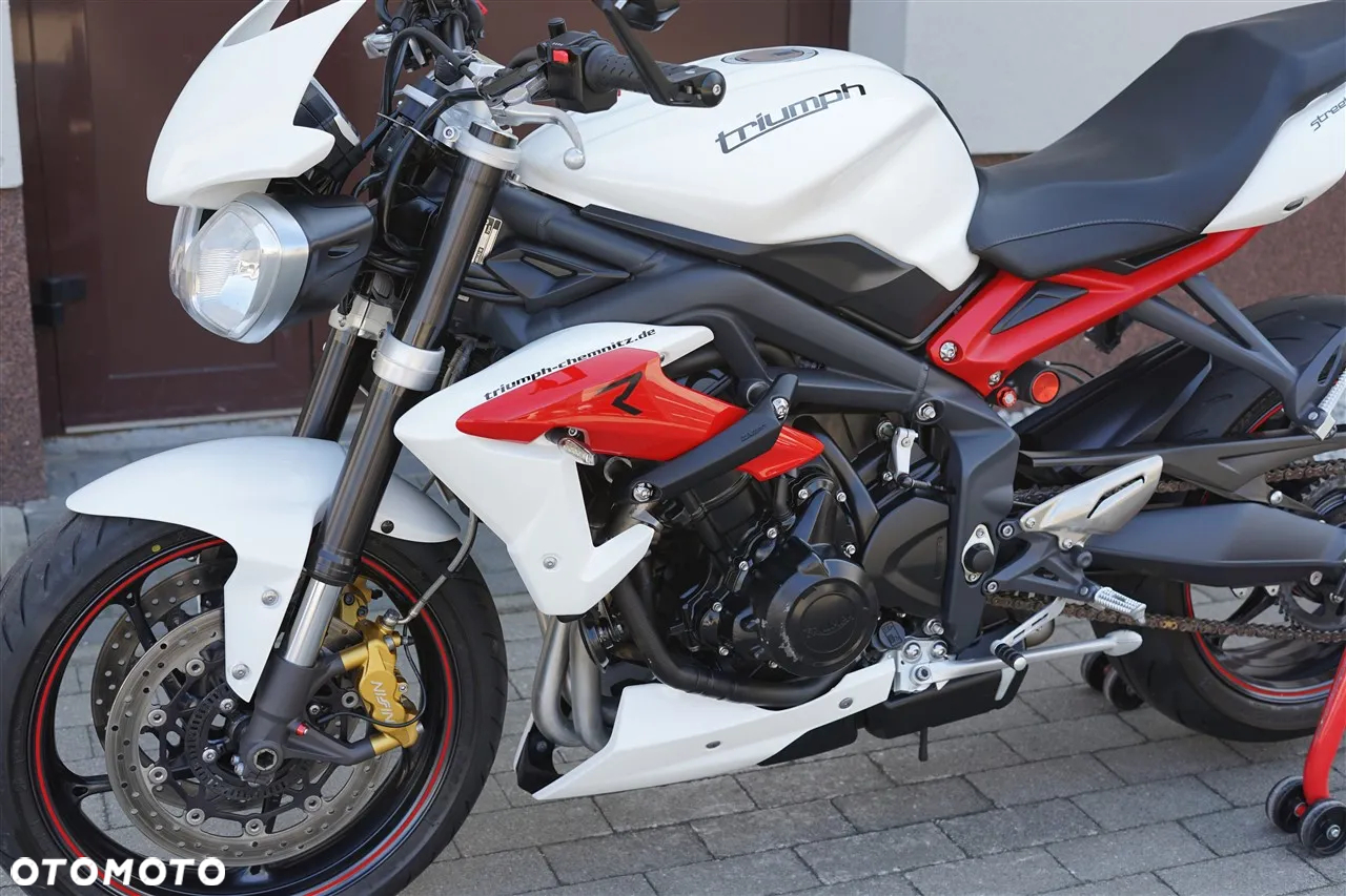 Triumph Street Triple - 29