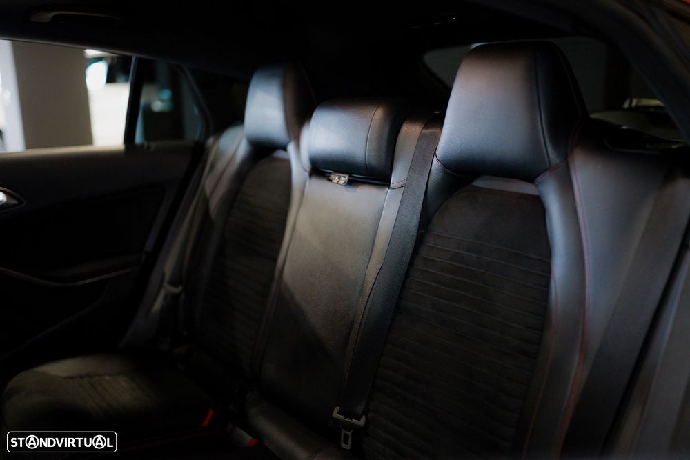 Mercedes-Benz CLA 220 - 33