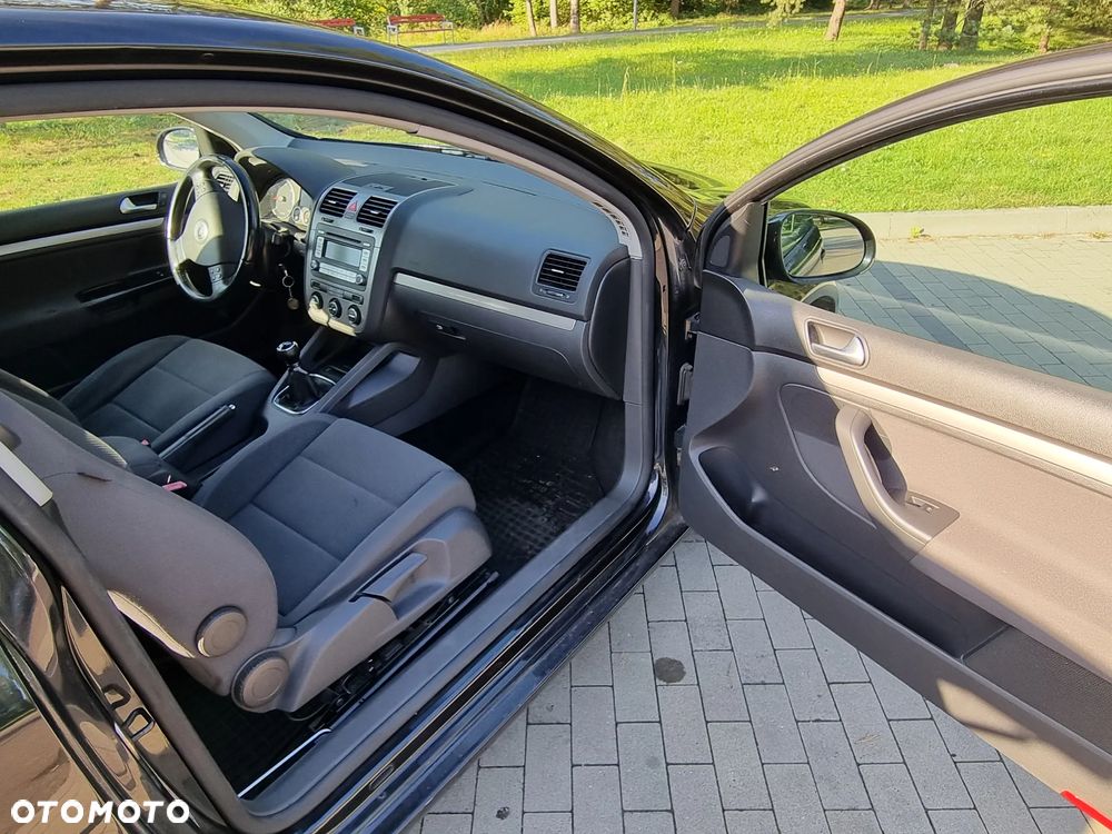 Volkswagen Golf V 1.9 TDI Comfortline - 14