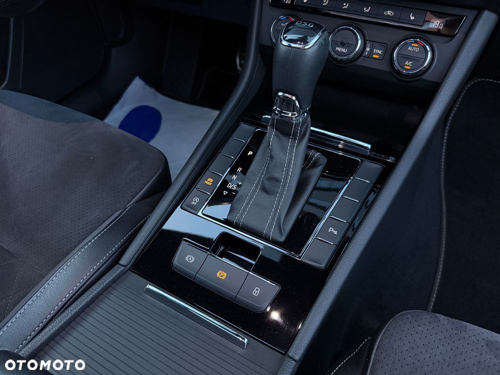 Skoda Superb 1.8 TSI Sportline DSG - 32