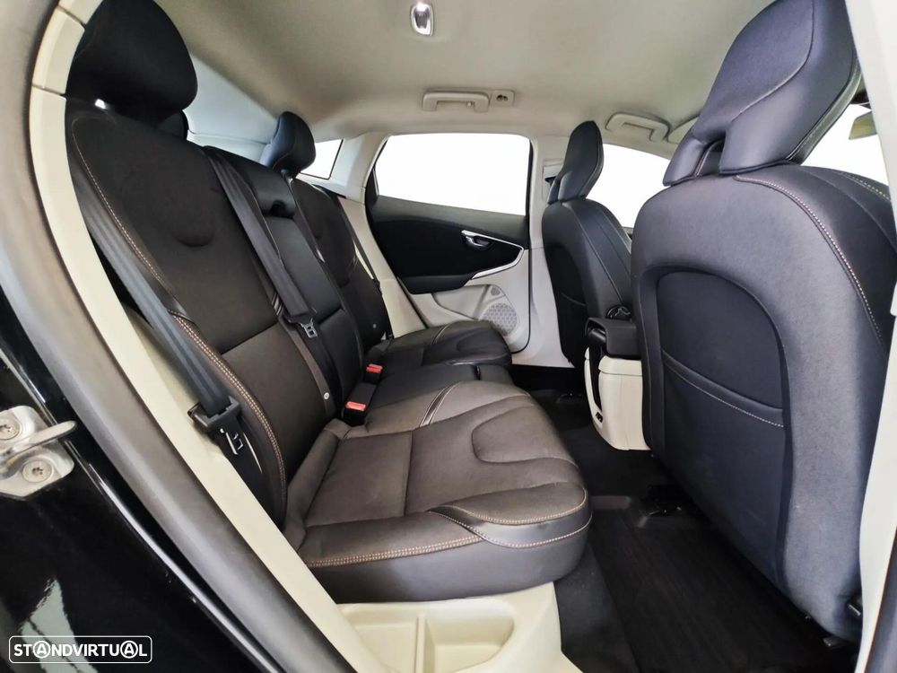 Volvo V40 Cross Country 1.6 D2 Momentum - 49