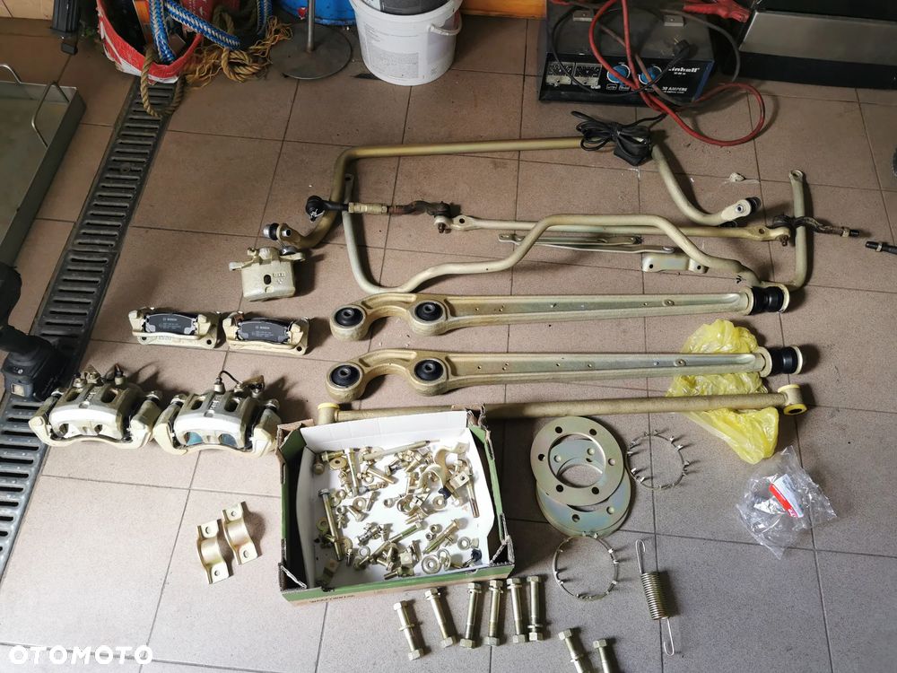 Mitsubishi Pajero - 27