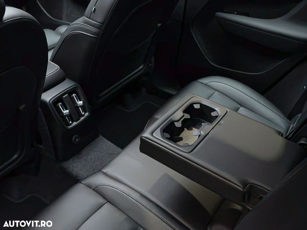 Volvo XC 40 T5 Recharge DKG RDesign Expression - 16