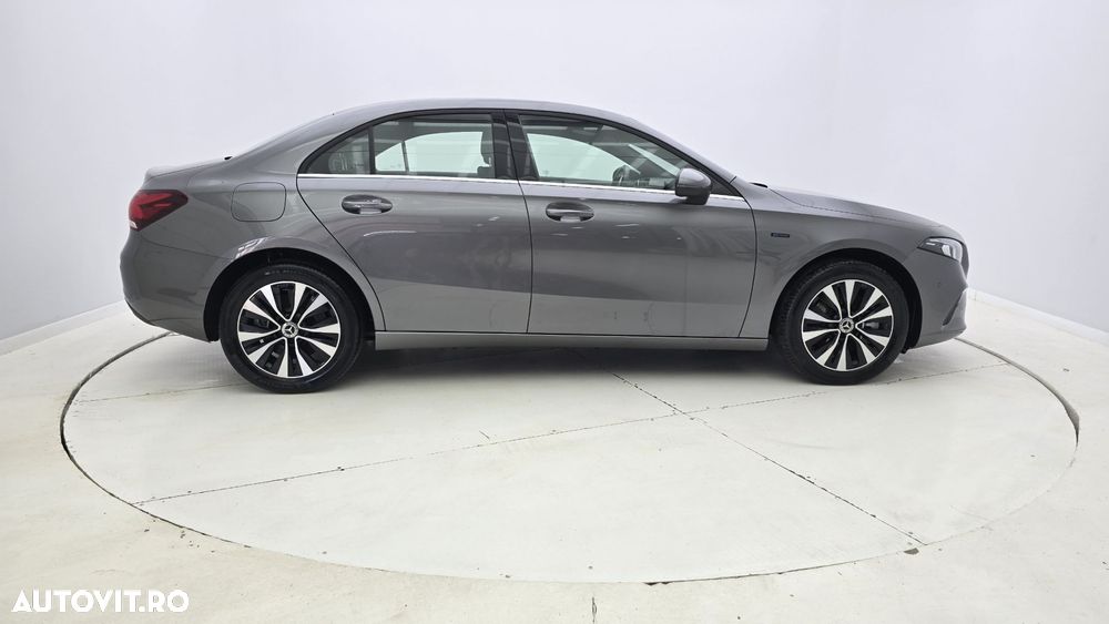 Mercedes-Benz A - 5
