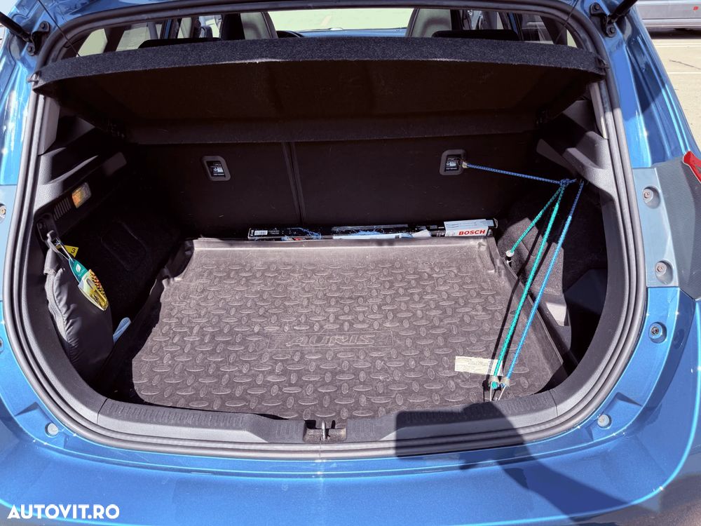 Toyota Auris 1.8 L VVT-i HSD Sol + - 14