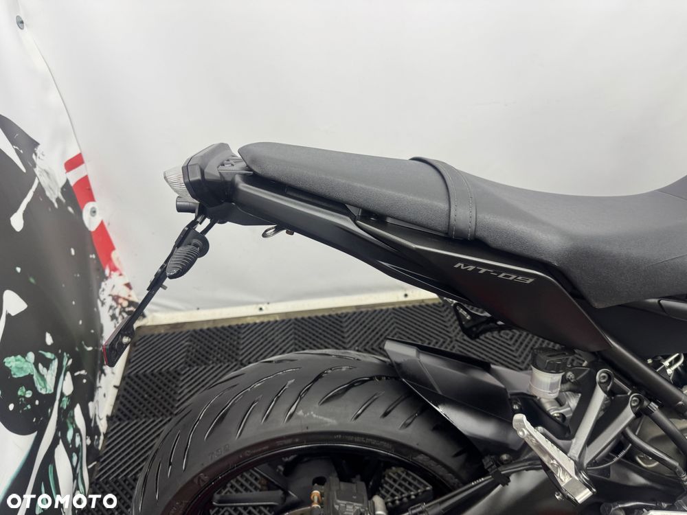 Yamaha MT - 28