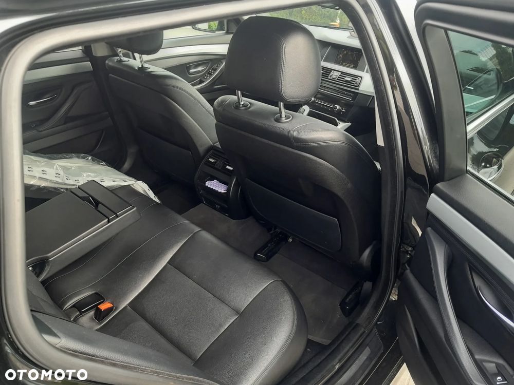 BMW Seria 5 525d - 18