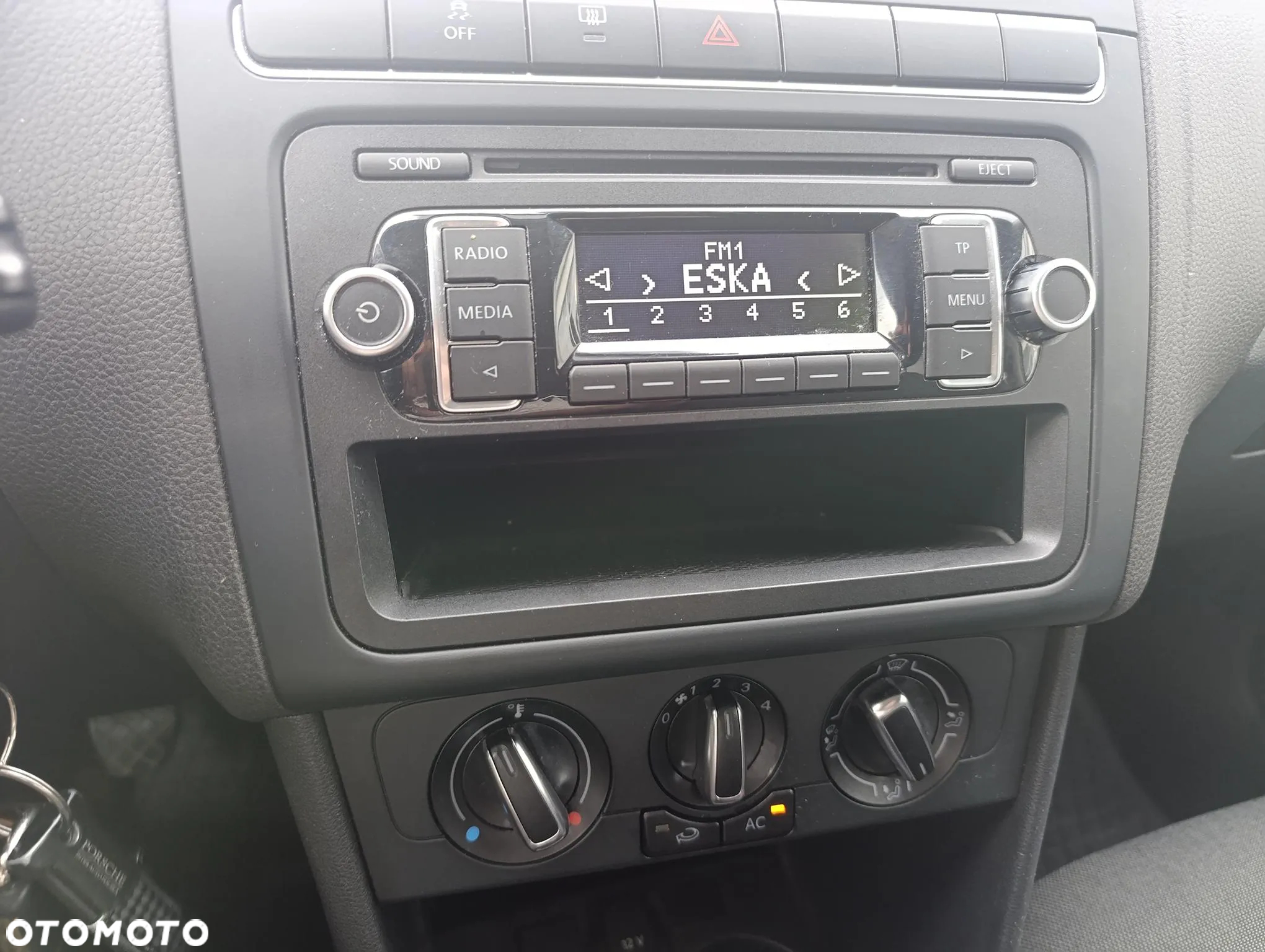 Volkswagen Polo 1.4 16V Comfortline - 13