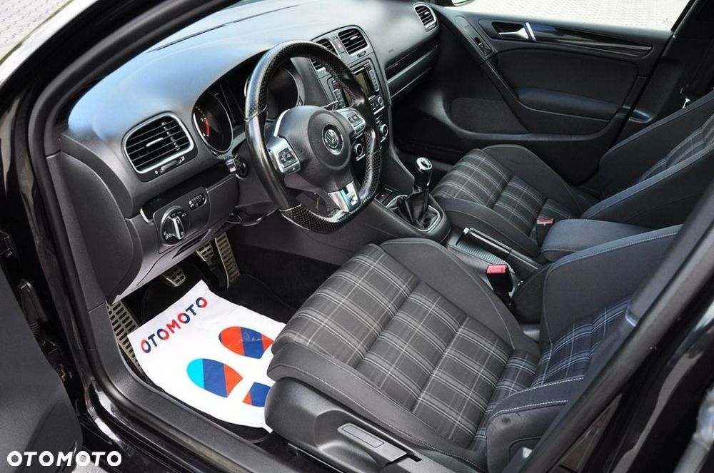 Volkswagen Golf - 29
