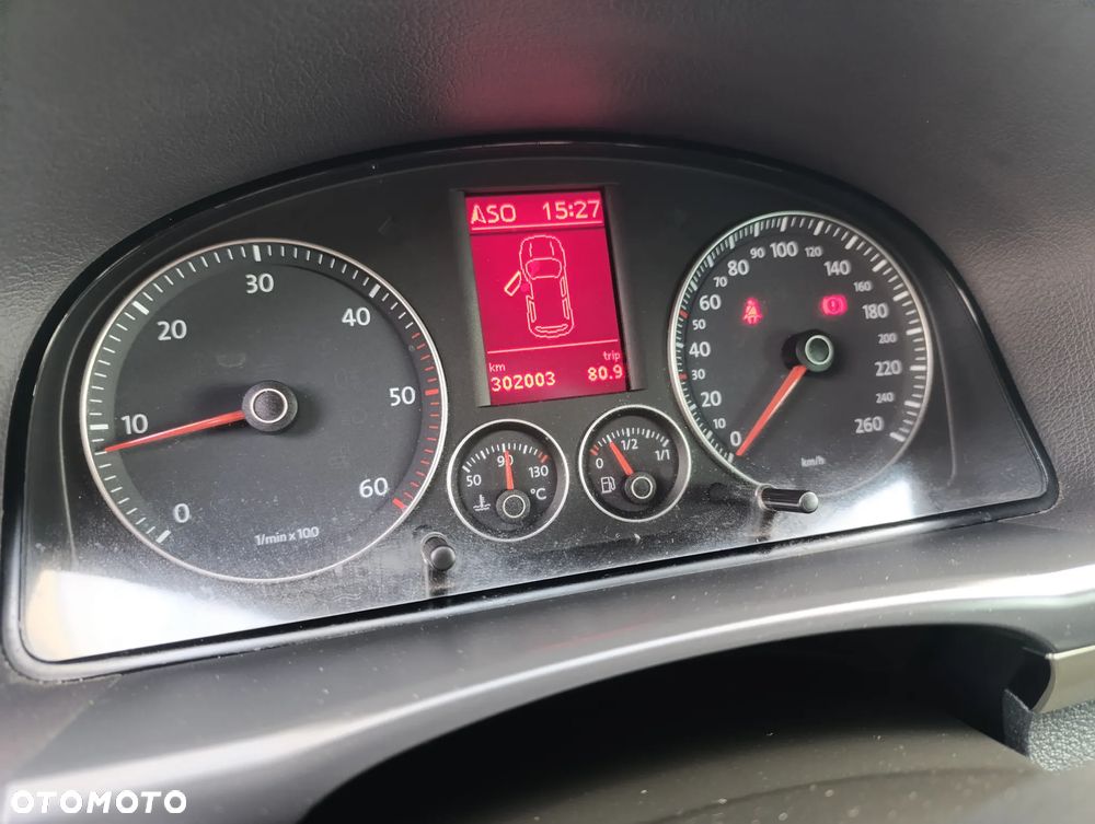 Volkswagen Touran - 26