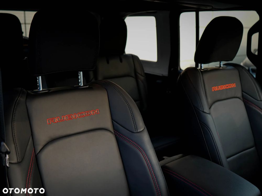 Jeep Wrangler - 32