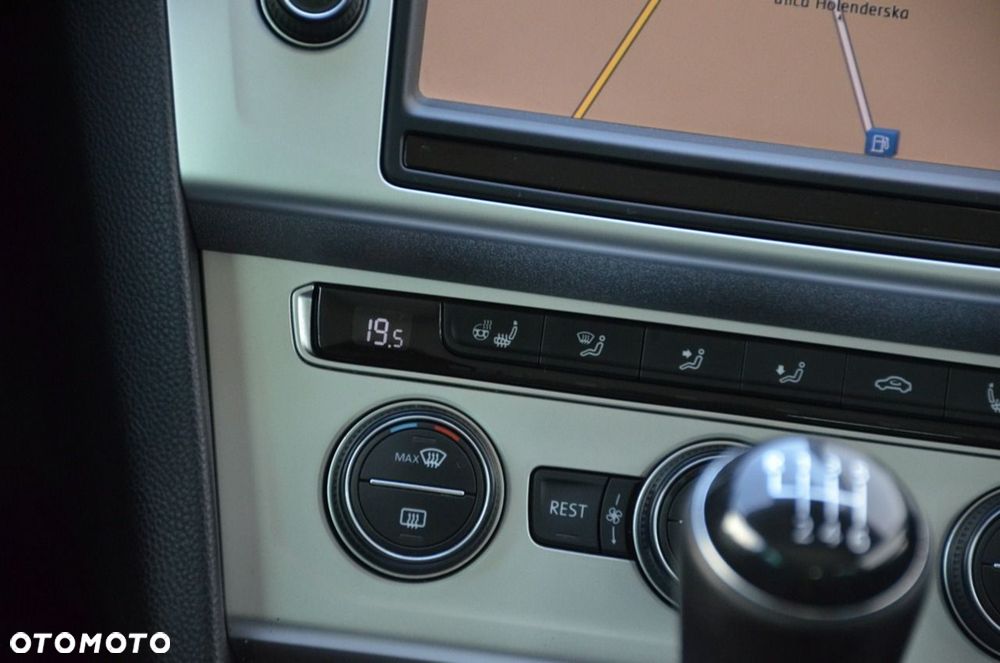 Volkswagen Passat - 35