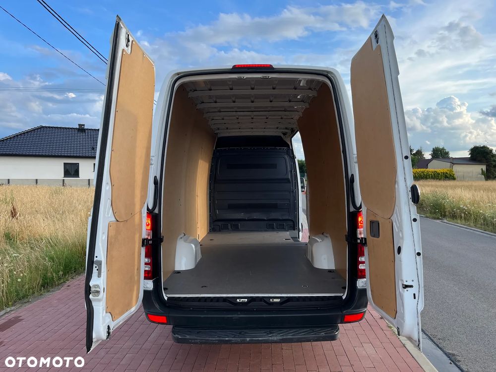 Mercedes-Benz SPRINTER 319 - 12