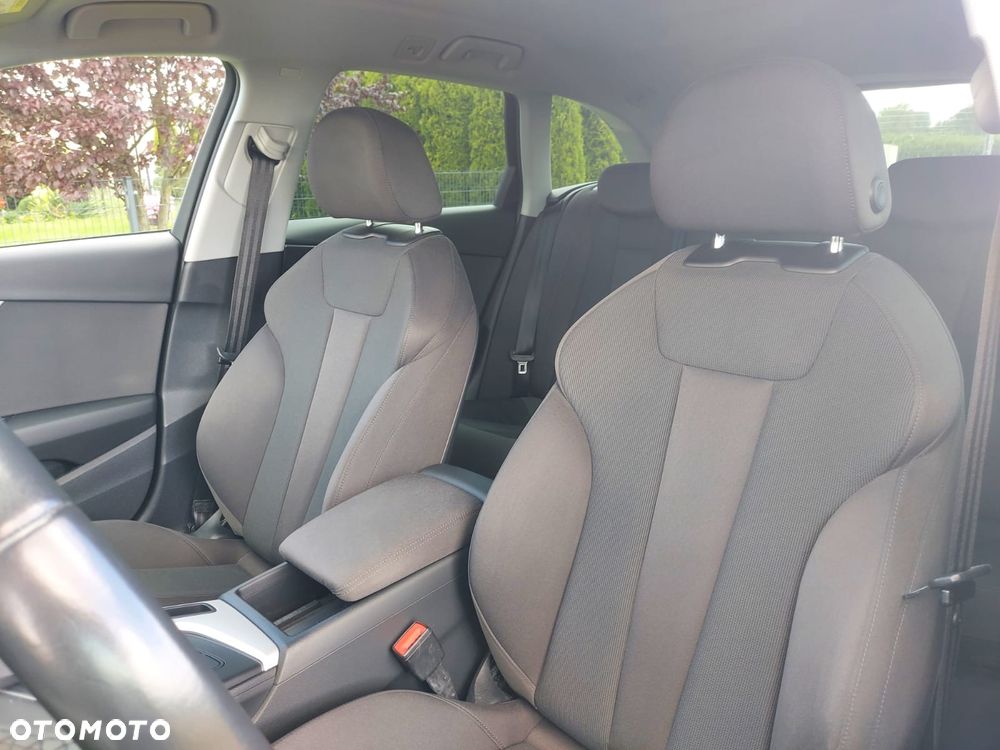 Audi A4 Avant 40 TFSI S tronic - 15