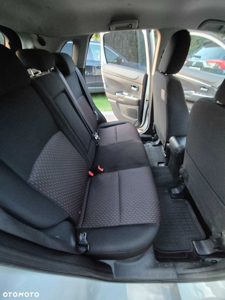 Mitsubishi ASX - 5