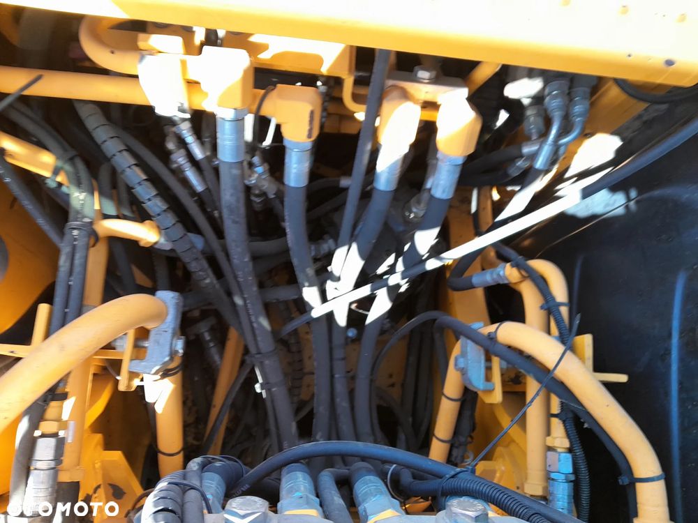JCB JS 145 W - 21