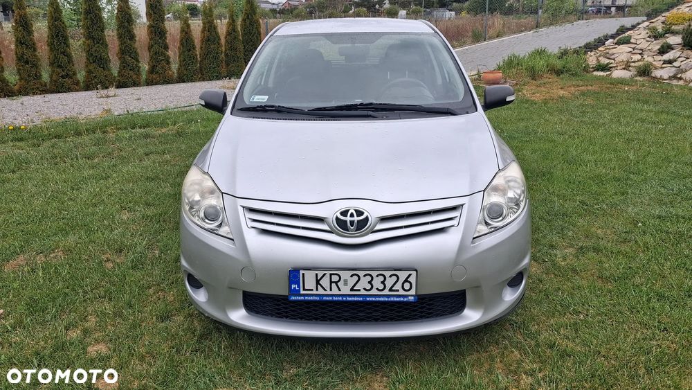 Toyota Auris 1.6 Sol - 2