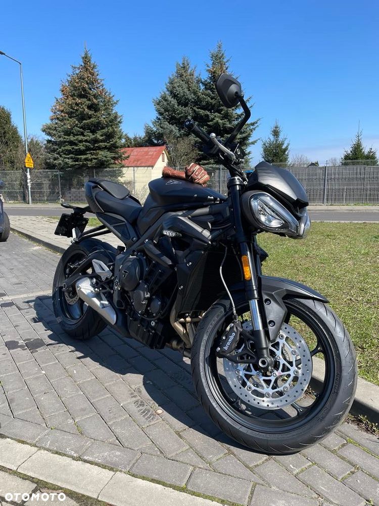 Triumph Street Triple - 7