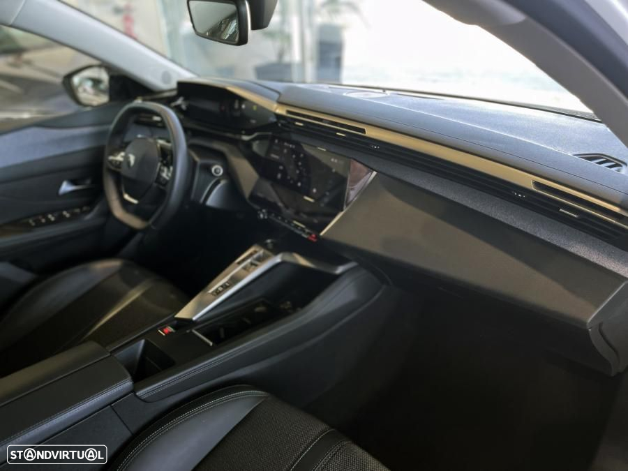 Peugeot 308 1.2 PureTech Allure EAT8 - 28