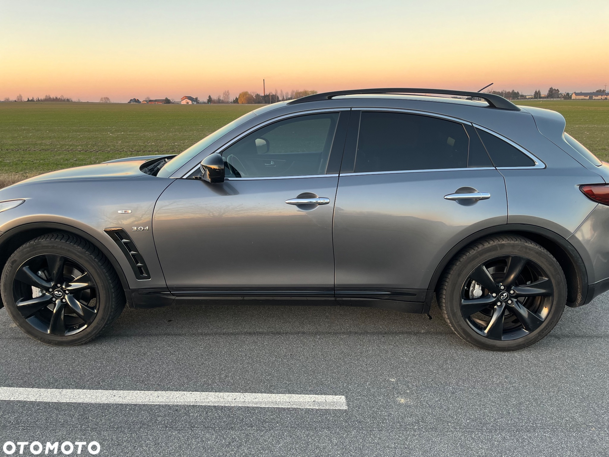 Infiniti QX70 3.0d S - 12