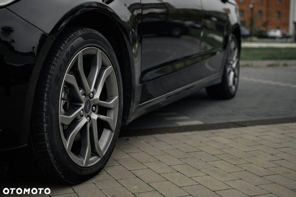 Ford Fusion - 10