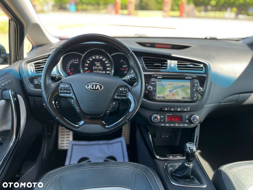 Kia Ceed 1.6 GDI ISG Vision - 13