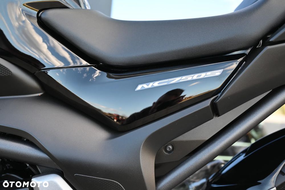 Honda NC - 20