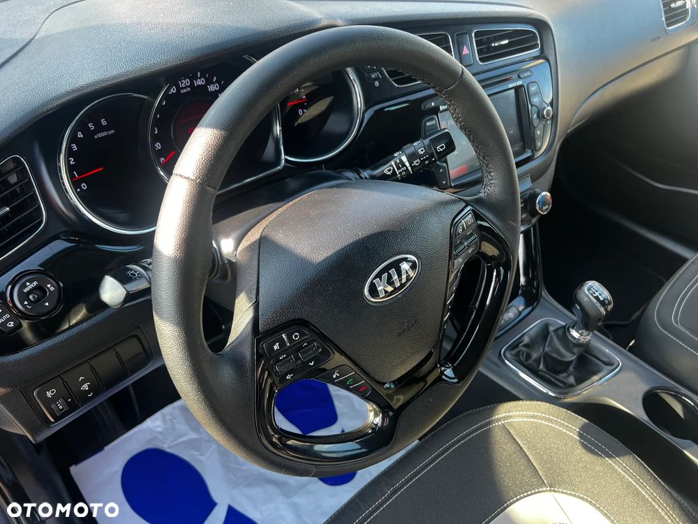 Kia Ceed - 13