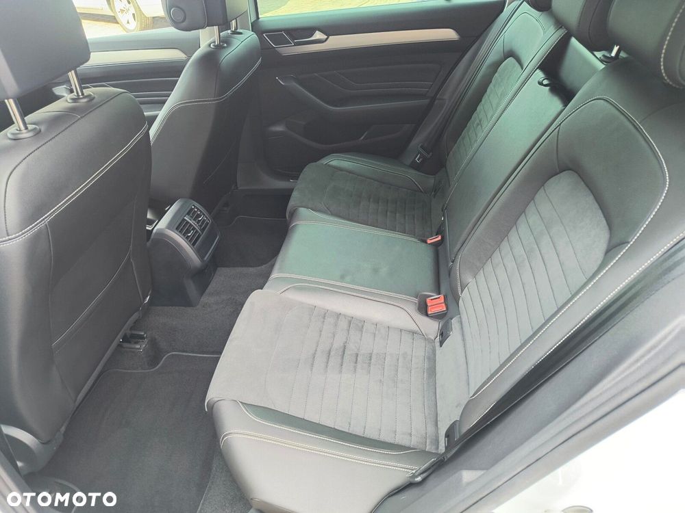 Volkswagen Passat - 14