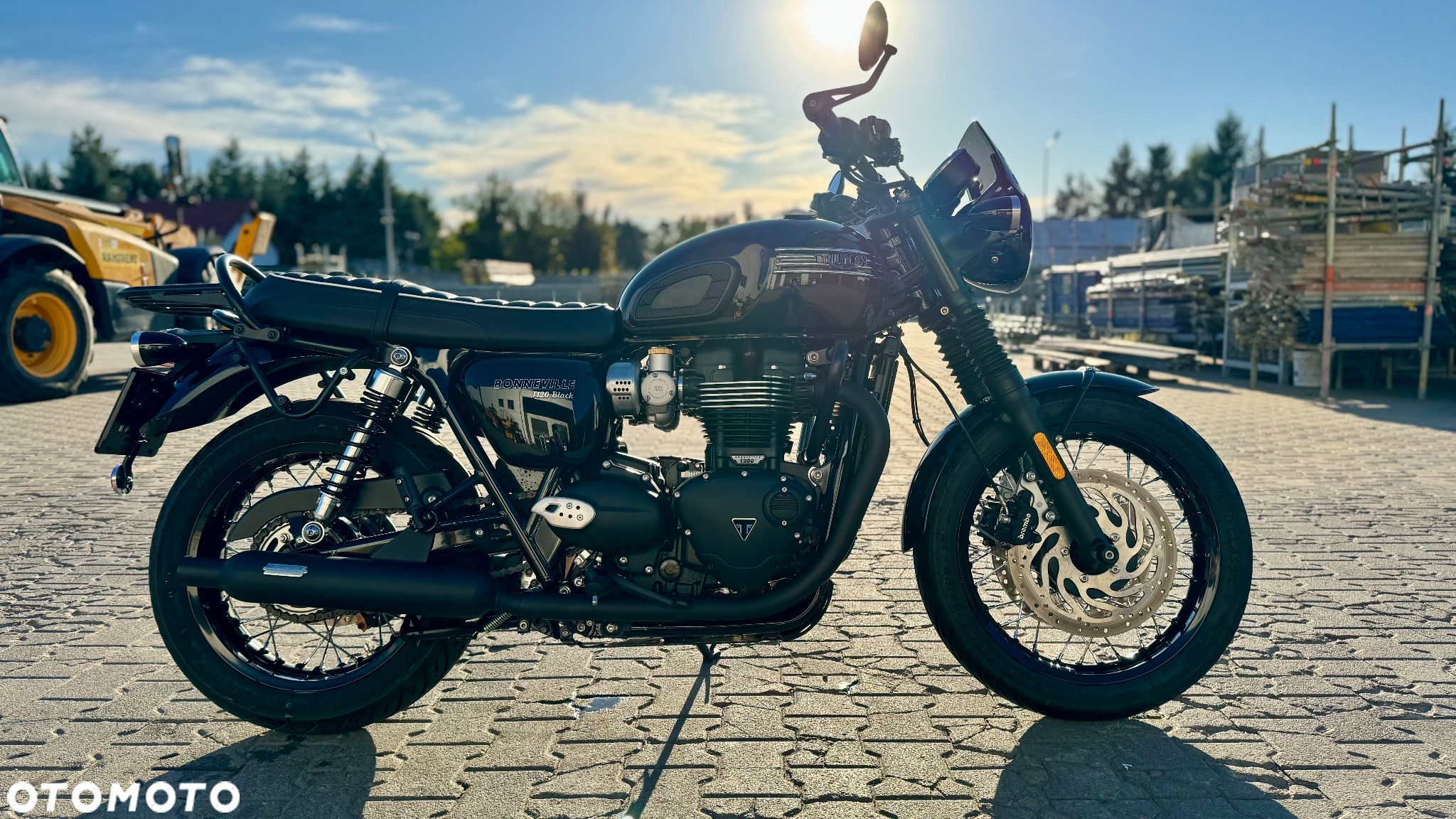 Triumph Bonneville - 1