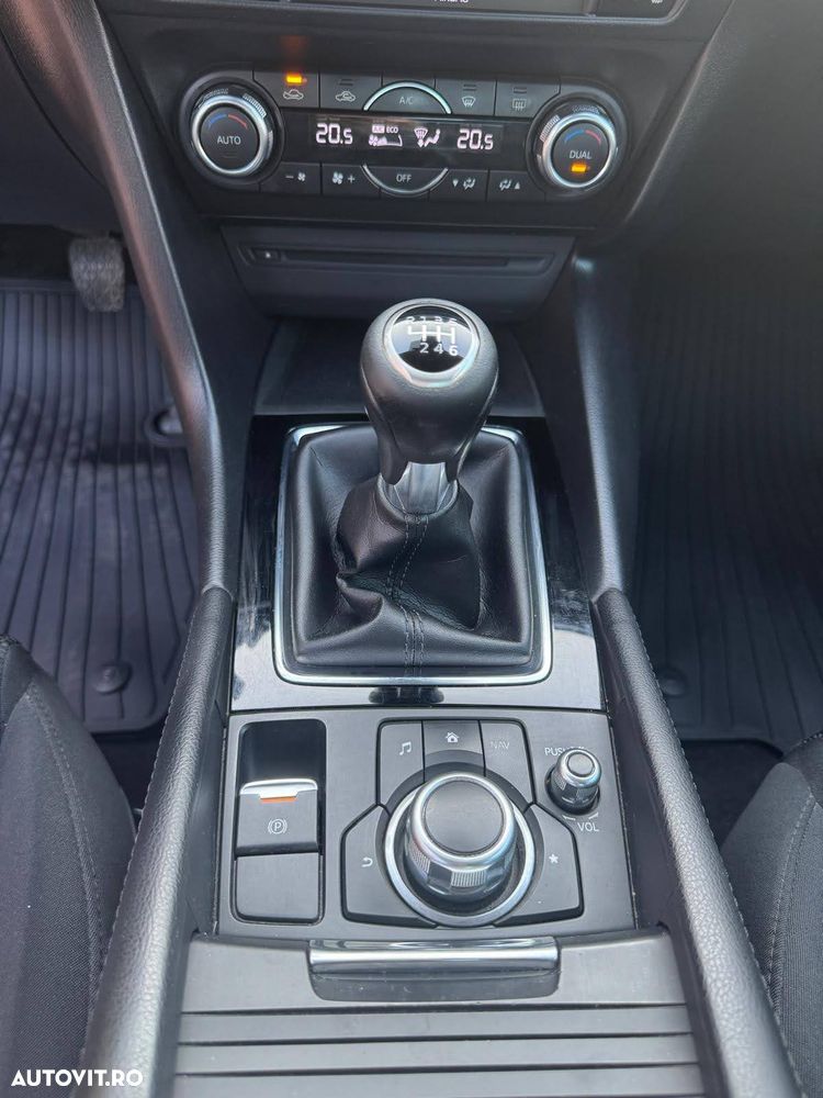Mazda 3 G120 Attraction - 4