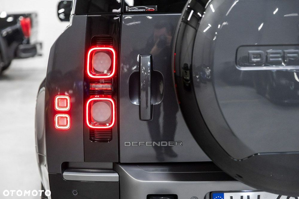 Land Rover Defender - 17