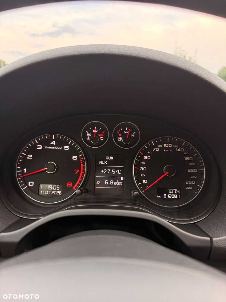 Audi A3 3-drzwiowe 1.6 Attraction - 9
