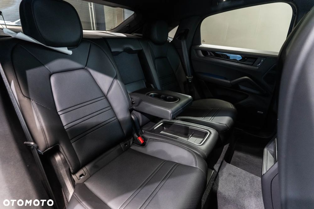 Porsche Cayenne Black Edition - 12